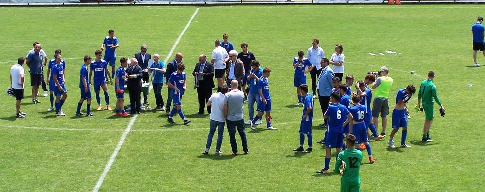 Gli “azzurrini” del Seregno premiati  per il secondo posto a Forte dei Marmi