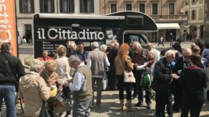 Monza scambio figurine storiche piazza Roma il Cittadino