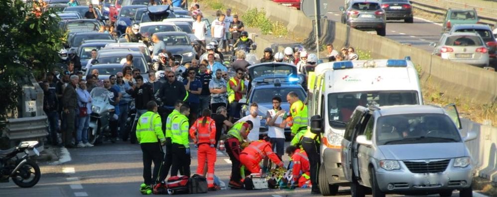 Statale 36 incidente moto a Briosco con elisoccorso in Valassina