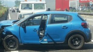 Lissone una bisarca ha perso un’auto in Statale 36