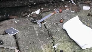 Un pezzo di siringa e stagnola, questa volta in via Longhi