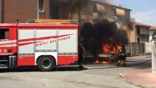 Muggiò incendio auto Taccona