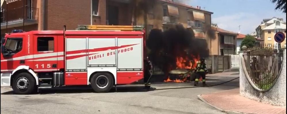 Muggiò incendio auto Taccona