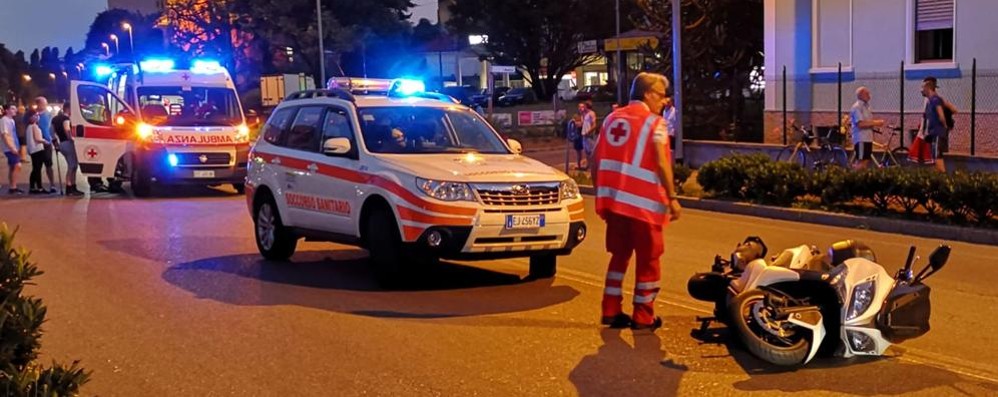 Vedano incidente auto moto provinciale via Battisti lunedì sera