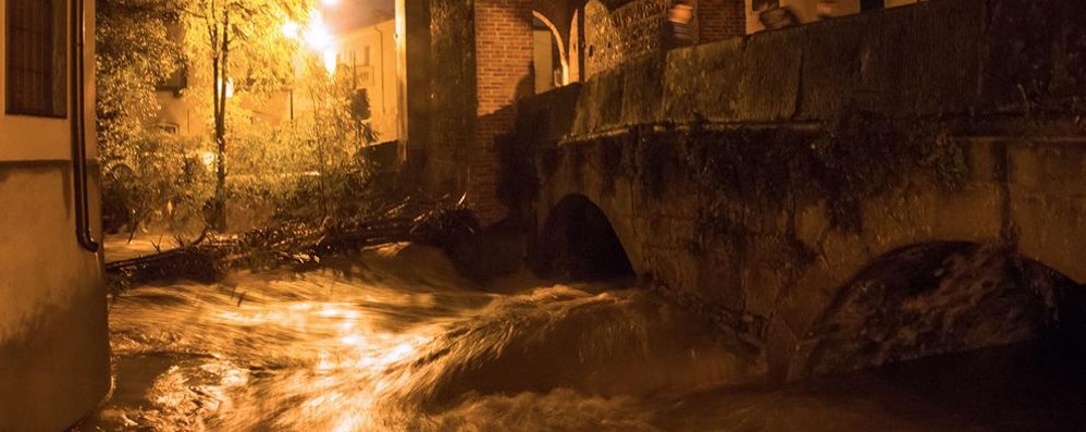 Vimercate, Molgora presso il ponte di San Rocco: foto d’archivio di forti piogge