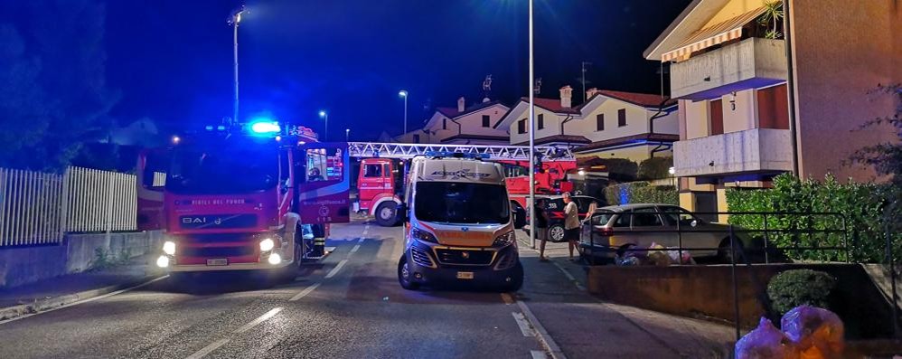 Vigili del fuoco e ambulanze schierati a Montesiro