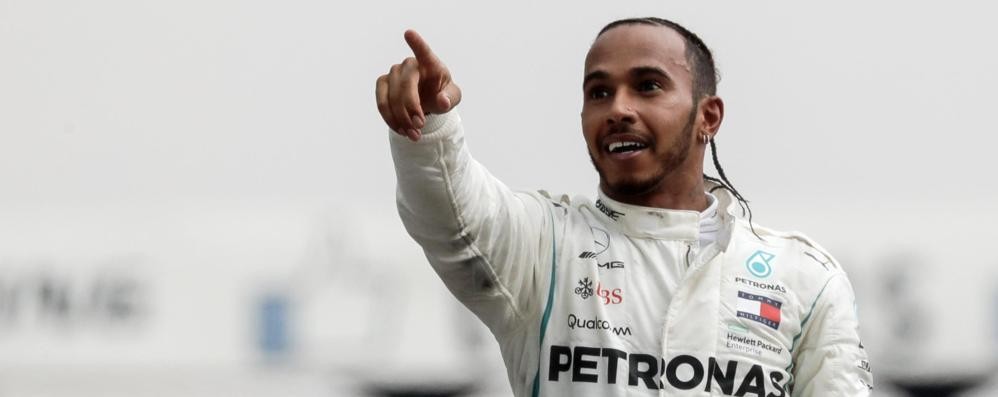 La gioia di Hamilton per la vittoria in Germania