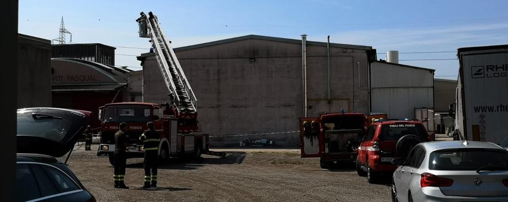 Giussano incendio capannone