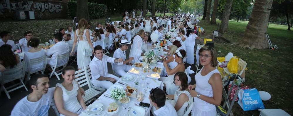 Monza Cena in bianco boschetti reali