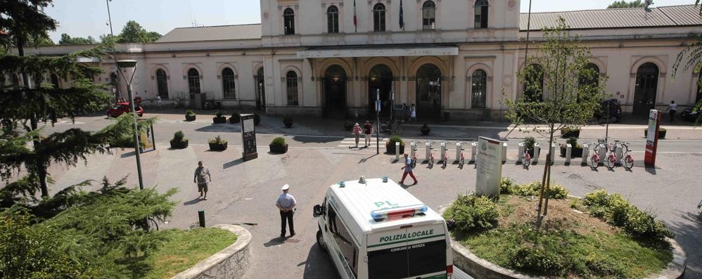 Monza Polizia locale stazione Fs