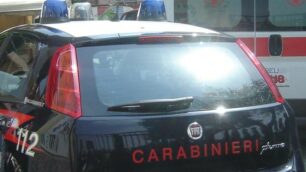 Paderno, carabinieri e ambulanza - foto d’archivio