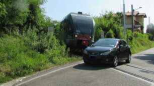 Uno degli ultimi guasti a un passaggio a livello sulla linea del Besanino