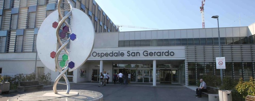 L’ingresso dell’ospedale San Gerardo di Monza