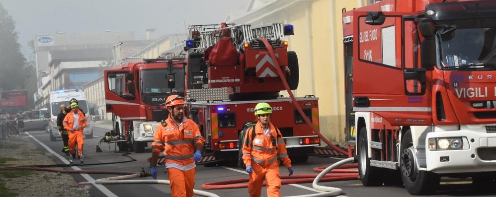 L’intervento dei pompieri in via Groane