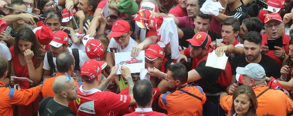 La folla dei tifosi della Ferrari in occasione del Gp di Monza