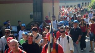 La folla di tifosi alla stazione di Biassono-Lesmo Parco