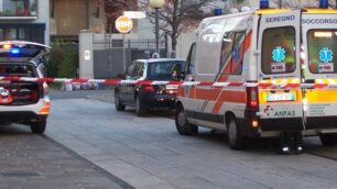 Sul posto ambulanza e pattuglia della polizia locale di Lissone