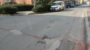 Gli scavi per la banda larga in via Volta
