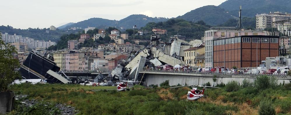 Il ponte di Genova crollato