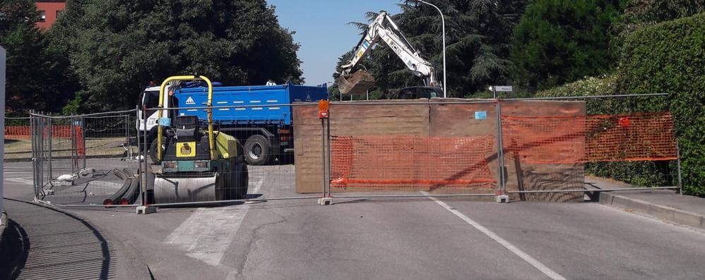 Seregno: il cantiere propedeutico alla metrotranvia in via Pacini