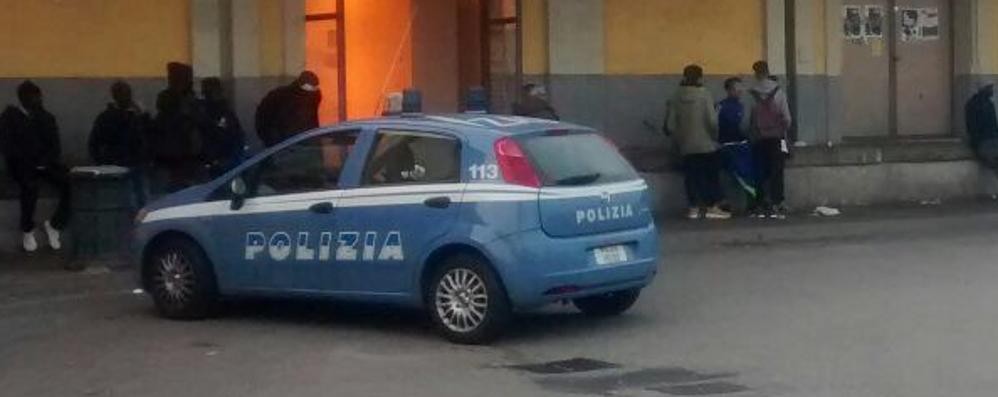 La polizia di stato alla stazione di Monza