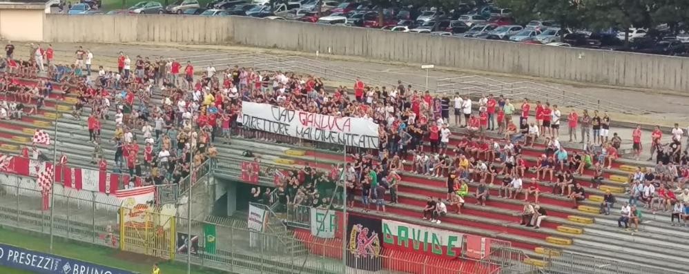 Calcio, Monza Feralpisalò: striscione per Andrissi