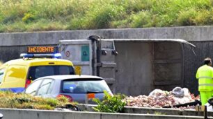 Desio Incidente camion Statale 36 carico carne