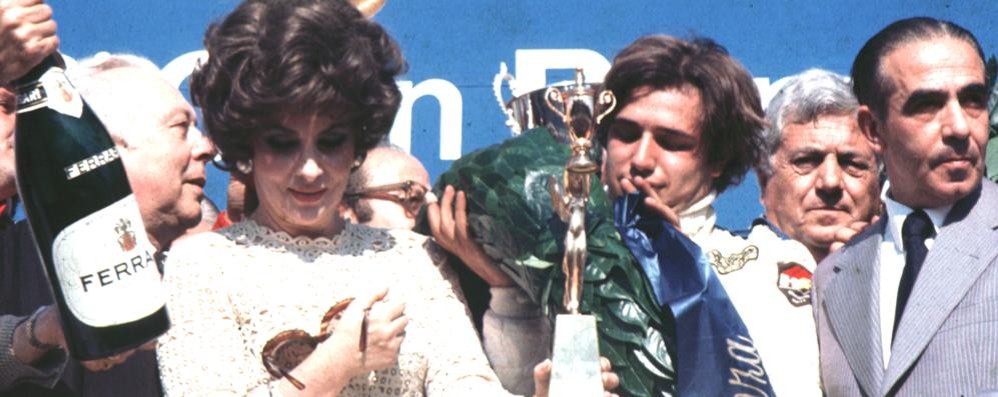 Piquet sul podio del Gp di Monza del 1983 con Gina Lollobrigida: correva l’anno 1983