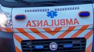 L'ambulanza ed i soccorritori sul posto - foto d’archivio