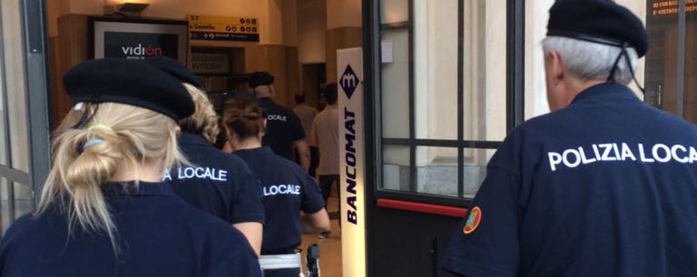 Monza Nost polizia locale in stazione Fs