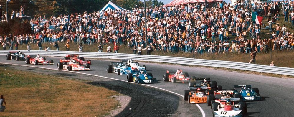 James Hunt at Watkins Glen - foto https://www.mclaren.com/formula1/