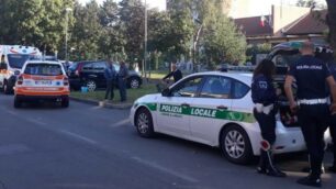 Limbiate incidente pedone via Roma