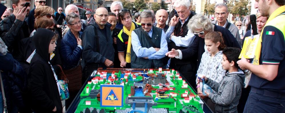 La protezione civile in piazza a Lissone