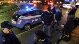 La polizia in stazione a Monza