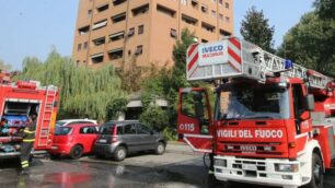 La zona dell’incendio in via Maroncelli
