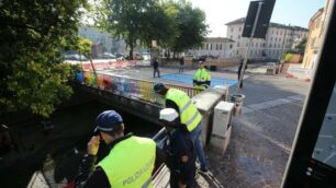 Monza: le prove di carico sul ponte di via Colombo