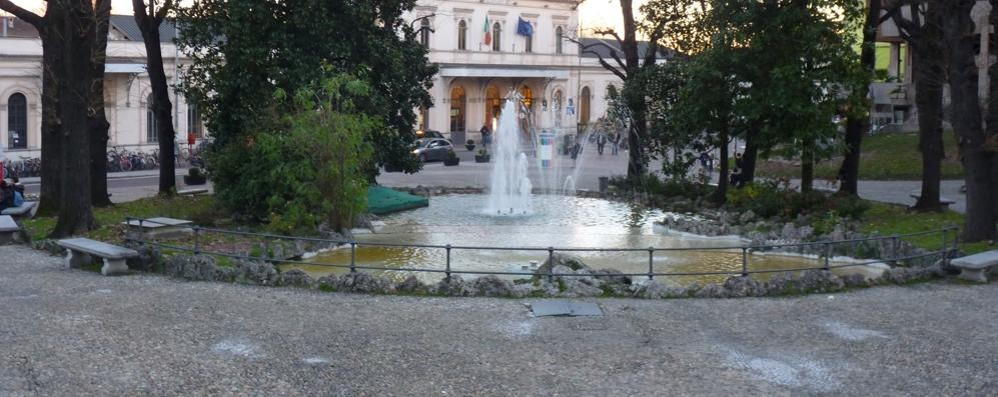 Il piazzale davanti alla stazione