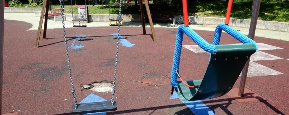 Una altalena per bambini disabili a Monza