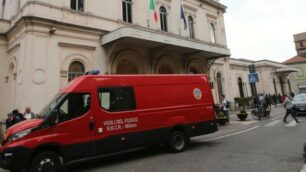 Monza Stazione sostanza urticante lungo il sottopasso