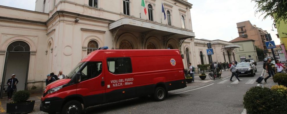 Monza Stazione sostanza urticante lungo il sottopasso