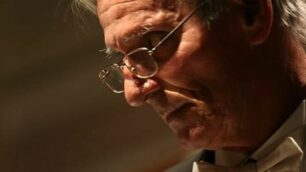 Triuggio, l’omaggio al direttore Mario Villa: il suo coro al funerale