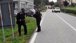 I rilievi dei carabinieri nella zona dell’incidente