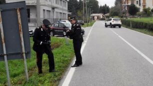 I carabinieri sul luogo dell’incidente in via Rivabella
