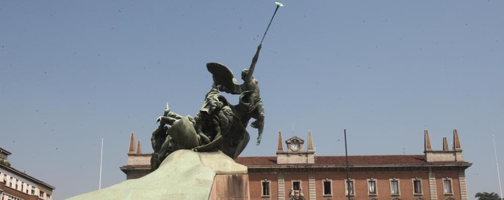 MONZA MONUMENTO AI CADUTI PIAZZA TRENTO