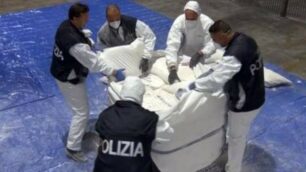 La droga sequestrata nel porto di Genova