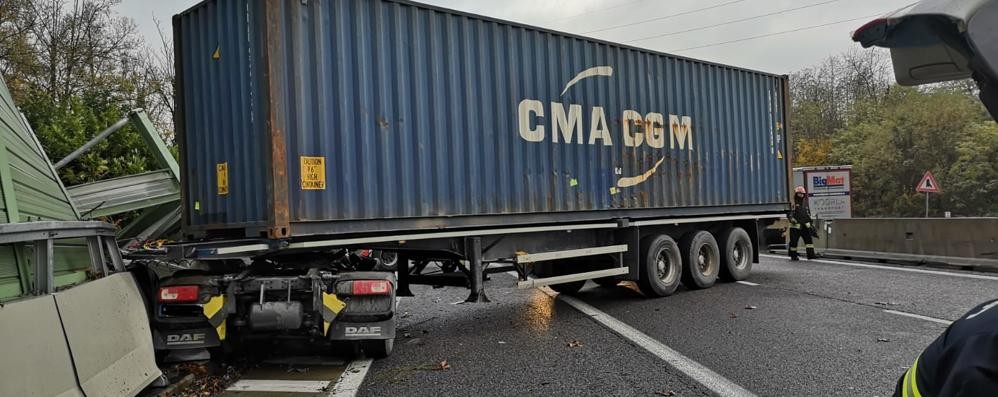 Incidente Statale 36 Valassina Briosco auto camion