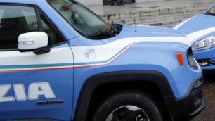 Due mezzi della polizia