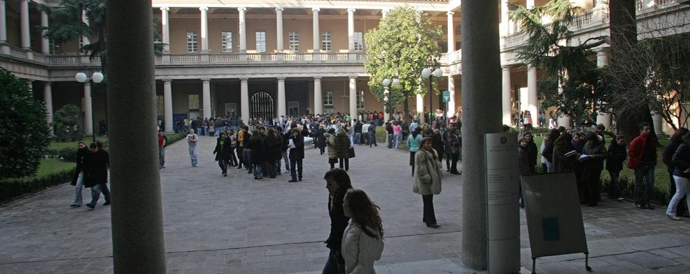 Il chiostro del liceo Zucchi di Monza