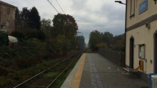 La stazione di Lesmo lungo la Seregno-Carnate