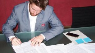 Il sindaco Rossi firma la nuova ordinanza